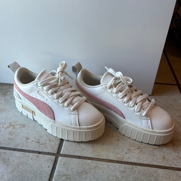 NEW! Puma Mayze Platform Sneakers. Size 6 - Picture 1 of 8